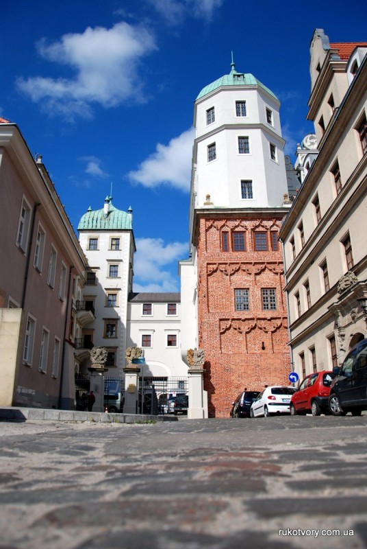 Вигляд замку з центрального входу
