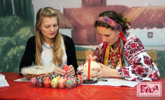 Дитячий фольклорний фестиваль “Орелі” та виставка великодньої атрибутики