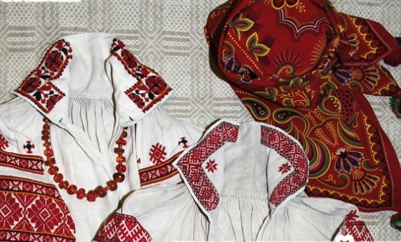 Виставка «Традиційне народне вбрання Західного Полісся» з приватних колекцій