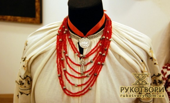 Турецький Музей костюмів отримав подарунок з України