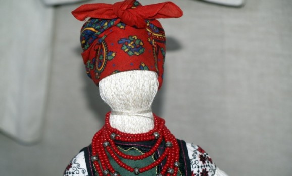 Виставка українського вишиття та ляльок в народному вбранні із приватної колекції Юрія Мельничука
