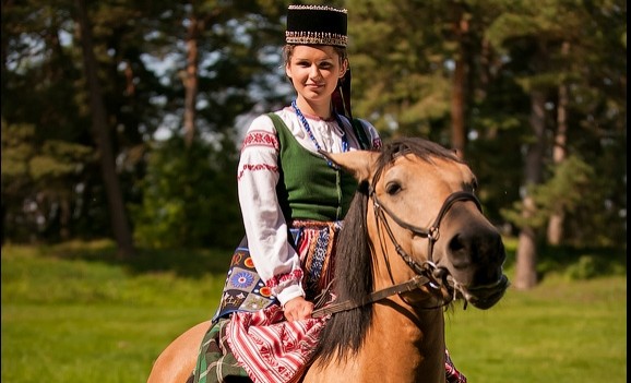 Виставка литовського костюму в Києві