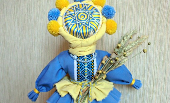Виставка ляльок Інни Івінської у Дніпродзержинську