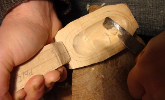 Якими інструментами обробляти внутрішні поверхні дерев’яних ложок (поради майстра)